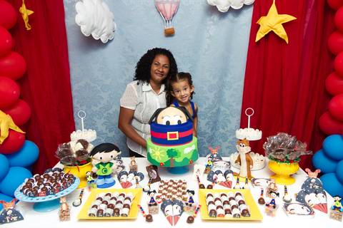 Emanuelly super feliz pelo fotógrafo Douglas Maia'