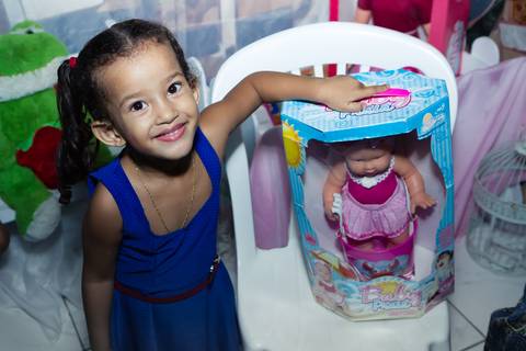 Emanuelly ao lado de sua bebê nova pelo fotógrafo Douglas Maia'