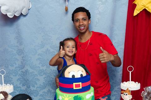 Emanuelly posa com convidado pelo fotógrafo Douglas Maia'