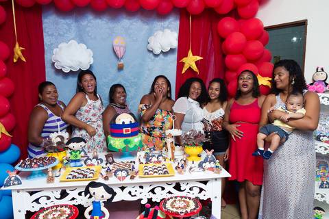 Mulheres alegres pelo fotógrafo Douglas Maia'