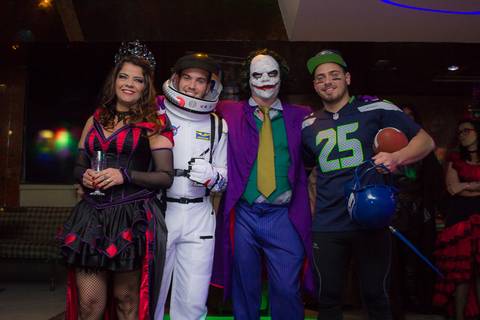 Festa de aniversário à fantasia retrato de família'