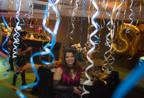 Festa de aniversário à fantasia retrato de família'