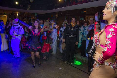 Festa de aniversário à fantasia retrato de família'
