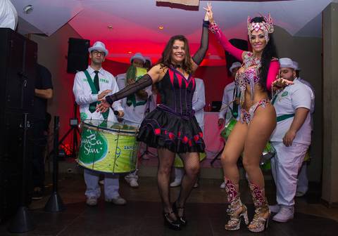 Festa de aniversário à fantasia retrato de família'