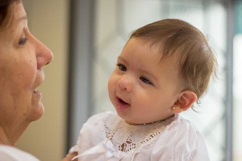 Fotografia de família fotografia de batizado foto de batismo de bebe em igreja católica em são paulo'