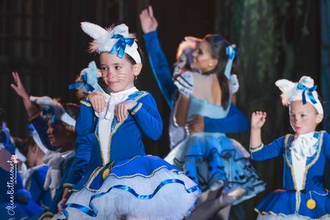 Ballet - Alice no País das Maravilhas'