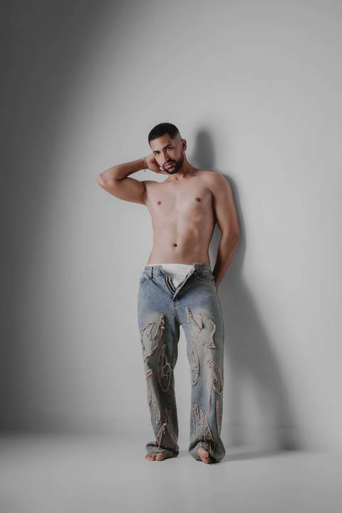 ensaio sensual masculino ensaio sensual ensaio masculino fotografo ensaio com fotografo ensaio pessoal masculino homem de jeans melhor fotografo jonas souza fotografia '