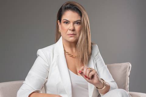 retrato corporativo ensaio feminino assessora de investimento fotos para Linkedin ensaio fotografico para mulheres de investimento investimento financeiro fotografo em nova odessa fotografo fotografo mais indicado jonas souza fotografo nova odessa '