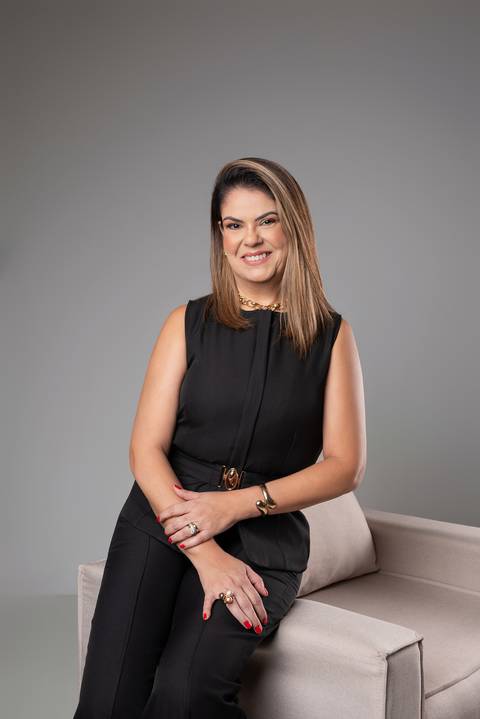 retrato corporativo ensaio feminino assessora de investimento fotos para Linkedin ensaio fotografico para mulheres de investimento investimento financeiro fotografo em nova odessa fotografo fotografo mais indicado jonas souza fotografo nova odessa '