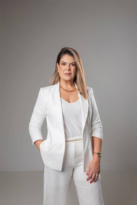 retrato corporativo ensaio feminino assessora de investimento fotos para Linkedin ensaio fotografico para mulheres de investimento investimento financeiro fotografo em nova odessa fotografo fotografo mais indicado jonas souza fotografo nova odessa '
