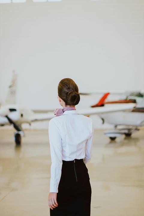 comissária. comissária excutiva. foto comissária executiva. avião. aviões. comissária de bordo executiva. comissária de bordo. Jonas Souza. Privet jet. Aeromoça. tripulante. comissária de voo. airline. crew. crewlife. modo de voo. flight mode.'