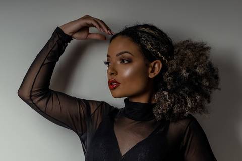 ensaio feminino. ensaio sensual. negra. mulher preta. cacheadas. crespo. fotografo nova odessa. fotografia sensual. afro. mulher afro. estudio nova odessa. empoderada. maquiagem maquiadora. cosmeticos. influencer de campinas. autoestima. beleza. '