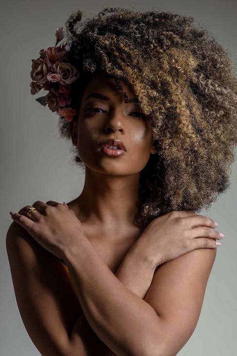 ensaio feminino. ensaio sensual. negra. mulher preta. cacheadas. crespo. fotografo nova odessa. fotografia sensual. afro. mulher afro. estudio nova odessa. empoderada. maquiagem maquiadora. cosmeticos. influencer de campinas. autoestima. beleza. '