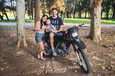 Con la moto que sacamos de novios'