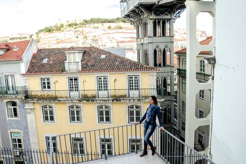 Sessão de fotos turista, Elevador da Bica, Lisboa - Portugal'