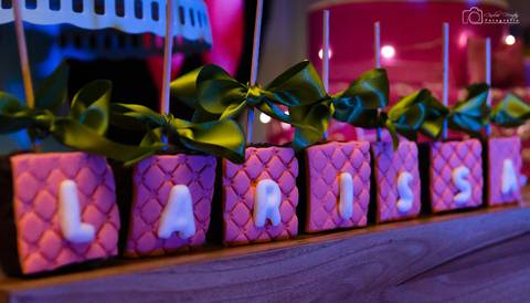 decoração com nome da aniversariante'