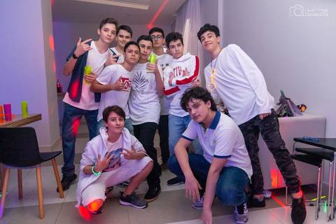 amigos da debutante'