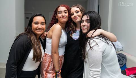 amigas da debutante'