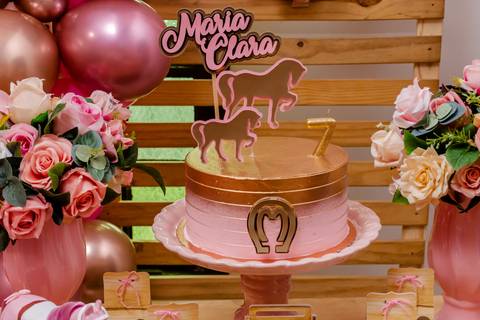 Aniversário surpresa da Maria Clara.'