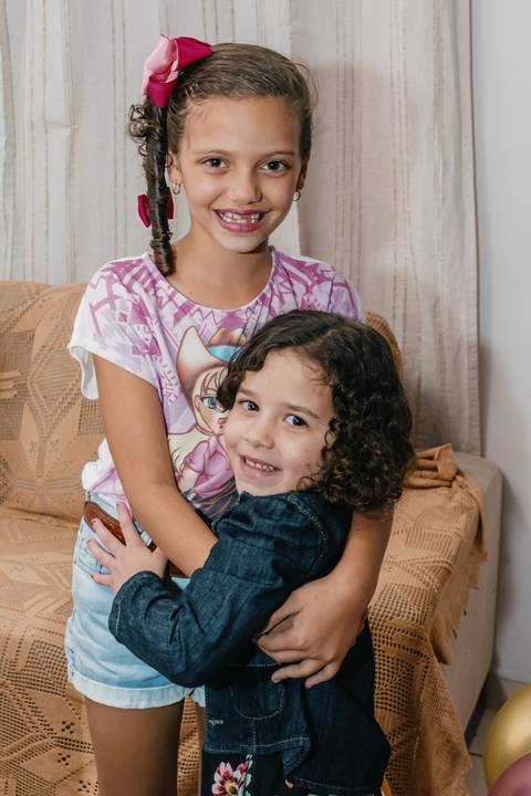Aniversário surpresa da Maria Clara.'