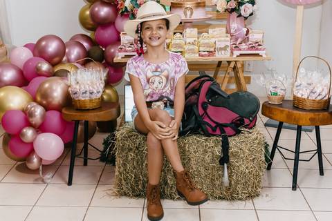 Aniversário surpresa da Maria Clara.'
