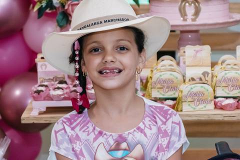 Aniversário surpresa da Maria Clara.'