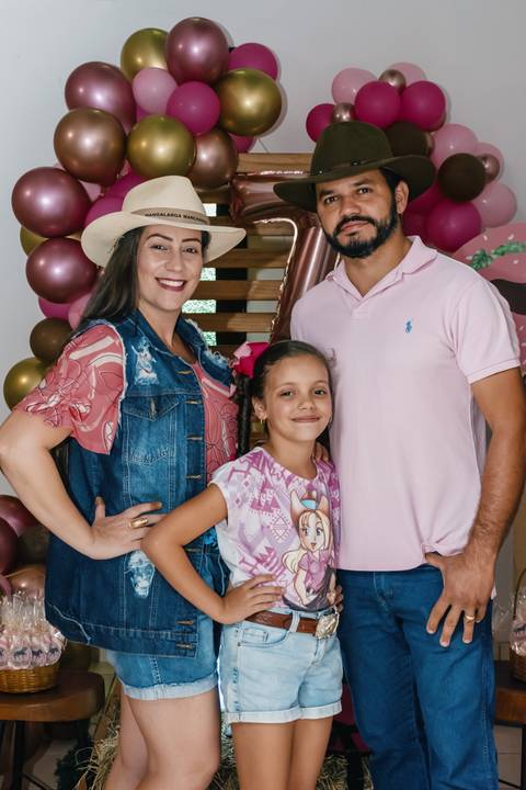 Aniversário surpresa da Maria Clara.'