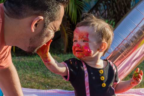 Cake Smash da Helena, feito numa linda tarde de sol no Parque da Cidade da Serra/ES.'