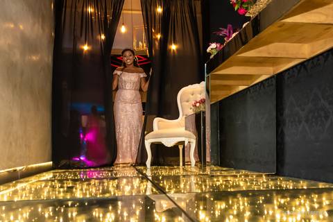 Debutante no Hall do Alta Cabana'