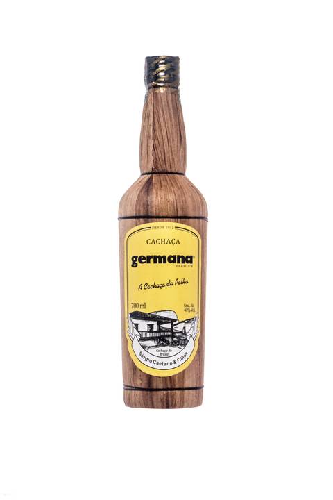 Cachaça Germana -Carla Costa Fotografia de Produto - registroamesa'