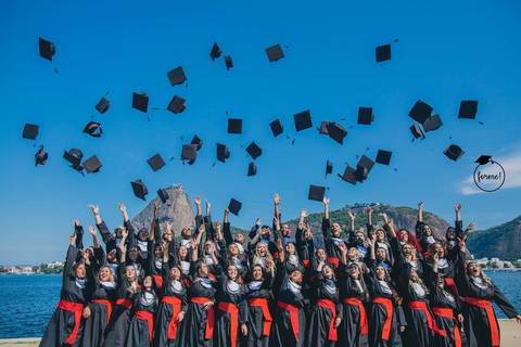 fotos-de-formatura-grupo-rj-ensaio-externo-direito-ri-colacao-graduacao'