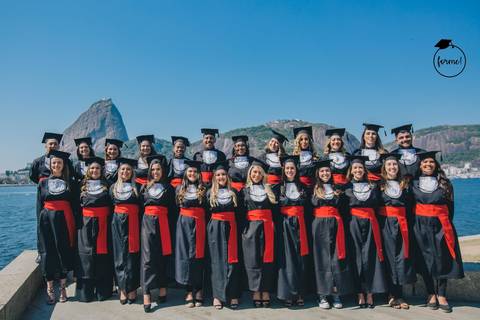 fotos-de-formatura-em-grupo-rj-ensaio-externo-direito'