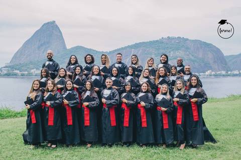 fotos-de-formatura-grupo-rj-ensaio-externo-direito-ri-colacao-graduacao-criativa'