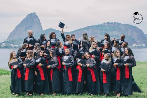 fotos-de-formatura-grupo-rj-ensaio-externo-direito-ri-colacao-graduacao'