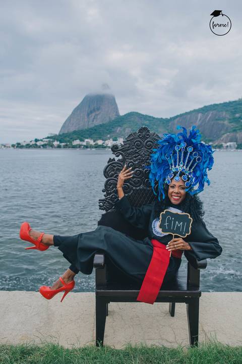 Fotos-de-formatura-rj-criativa-ensaio-externo-rj-aterro-do-flamengo-poses-individual-cadeira-formatura-rj-formandos-administracao-humanos-adm-design-psicologia-nutricao-enfermagem-edfisica-medicina-direito'