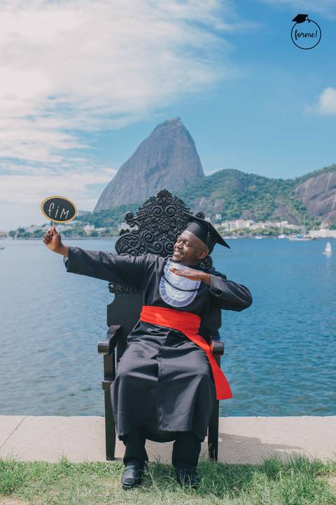 Fotos-de-formatura-rj-criativa-ensaio-externo-rj-aterro-do-flamengo-poses-individual-cadeira-formatura-rj-formandos-administracao-humanos-adm-design-psicologia-nutricao-enfermagem-edfisica-medicina-direito'