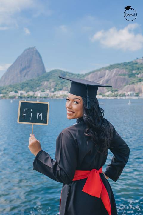 Fotos-de-formatura-rj-criativa-ensaio-externo-rj-aterro-do-flamengo-poses-individual-cadeira-formatura-rj-formandos-administracao-humanos-adm-design-psicologia-nutricao-enfermagem-edfisica-medicina-direito'
