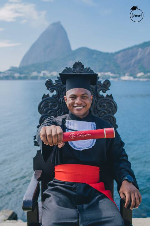 Fotos-de-formatura-rj-criativa-ensaio-externo-rj-aterro-do-flamengo-poses-individual-cadeira-formatura-rj-formandos-administracao-humanos-adm-design-psicologia-nutricao-enfermagem-edfisica-medicina-direito'