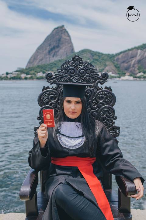 Fotos-de-formatura-rj-criativa-ensaio-externo-rj-aterro-do-flamengo-poses-individual-cadeira-formatura-rj-formandos-administracao-humanos-adm-design-psicologia-nutricao-enfermagem-edfisica-medicina-direito'