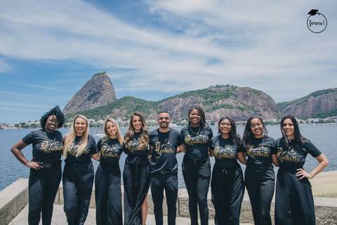 Fotos-de-formatura-criativa-ensaio-externo-rj-aterro-do-flamengo-poses-grupo-formatura-rj-formandos-administracao-humanos-adm-design-psicologia-nutricao-enfermagem-edfisica-medicina-direito'