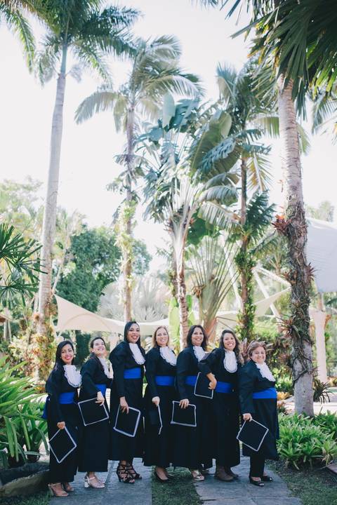 Foto-de-formatura-recreio-rj-beca-mulheres-enfim-formadas'