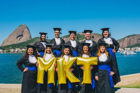 foto-de-formatura-baloes-e-aderecos-formatura-final-rj'