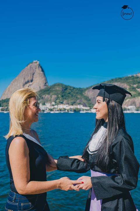 Fotos-de-formatura-criativa-ensaio-externo-aterro-do-flamengo-fotos-com-a-familia-album-de-formatura-rj-formandos-letras-adm-design-pedagogia'