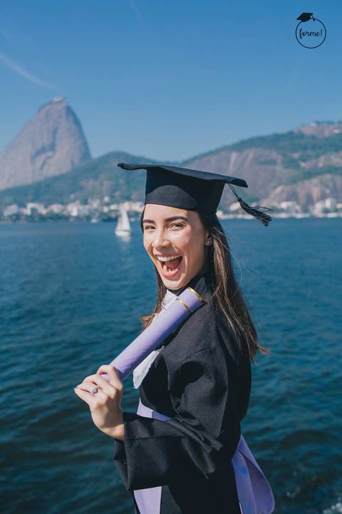 Fotos-de-formatura-criativa-ensaio-externo-aterro-do-flamengo-pose-na-individual-album-de-formatura-rj-formandos-letras-adm-design-pedagogia'