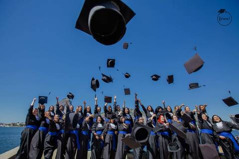 Fotos-de-formatura-criativa-ensaio-externo-aterro-do-flamengo-fotos-em-grupo-album-de-formatura-rj-formandos-letras-adm-design-pedagogia'