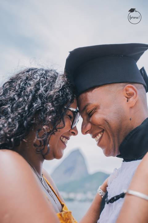 Fotos-de-formatura-criativa-ensaio-externo-aterro-do-flamengo-fotos-em-familia-album-de-formatura-rj-formandos-letras-adm-design-pedagogia'