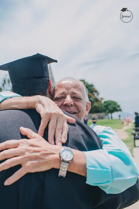 Fotos-de-formatura-criativa-ensaio-externo-aterro-do-flamengo-fotos-em-familia-album-de-formatura-rj-formandos-letras-adm-design-pedagogia'