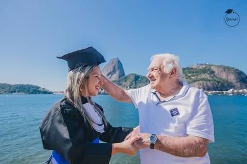 Fotos-de-formatura-criativa-ensaio-externo-aterro-do-flamengo-fotos-em-familia-album-de-formatura-rj-formandos-letras-adm-design-pedagogia'