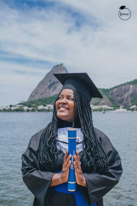 Fotos-de-formatura-criativa-ensaio-externo-aterro-do-flamengo-poses-individual-cadeira-formatura-rj-formandos-administracao-humanos-adm-design'