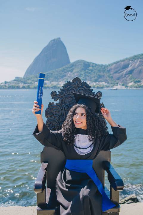 Fotos-de-formatura-criativa-ensaio-externo-aterro-do-flamengo-poses-individual-cadeira-formatura-rj-formandos-administracao-humanos-adm-design'